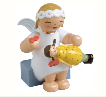 Margeritenengel, sitzens, mit Puppe