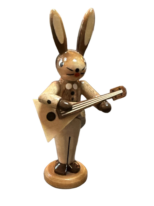 Hase mit Balalaika
