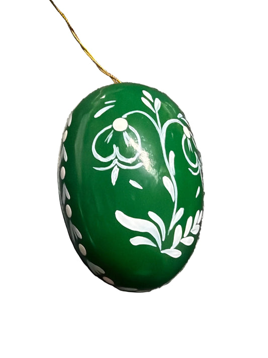 Osterei bemalt grün